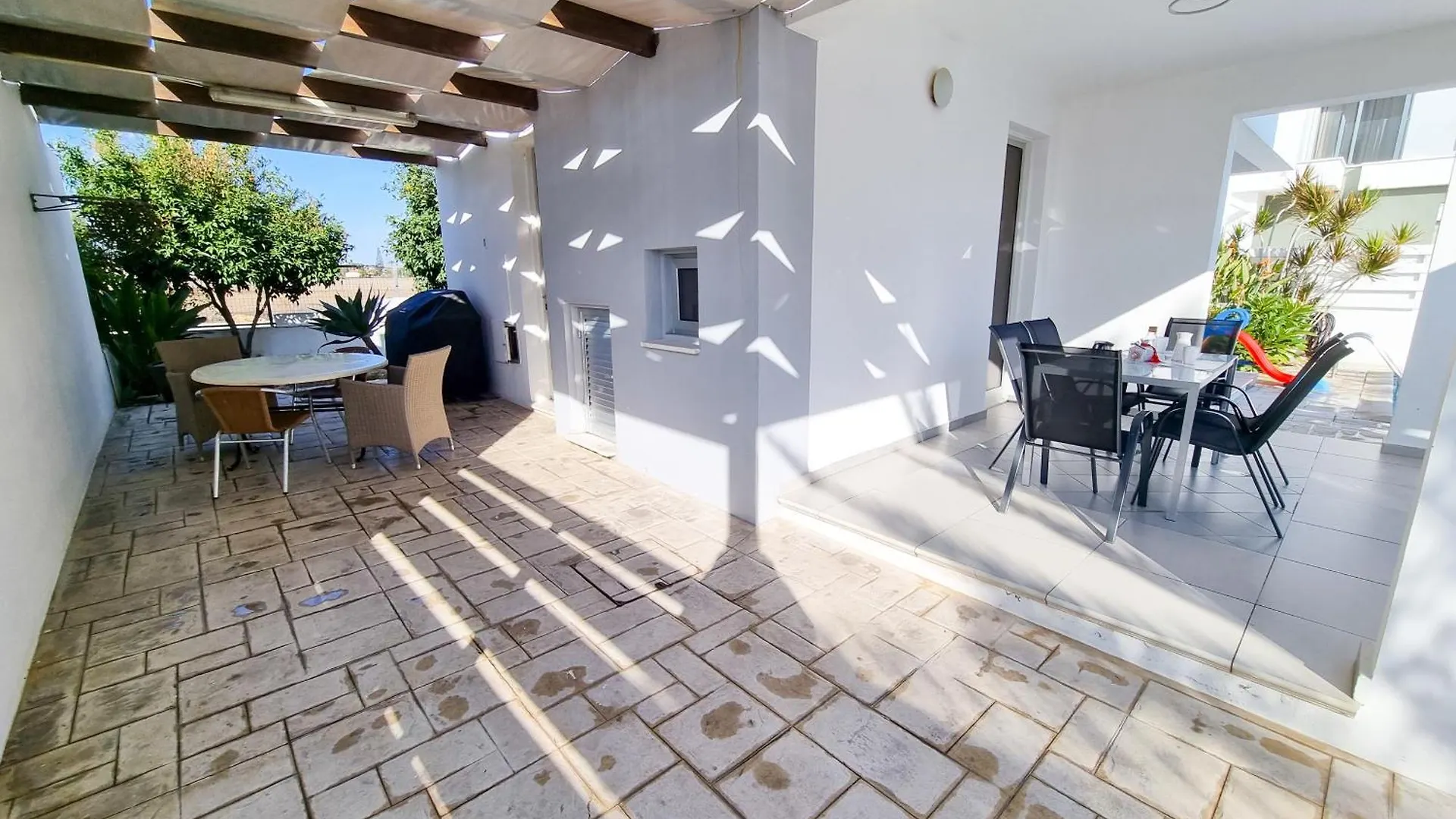 Beach Villa With Private Pool And Bbq Larnaca